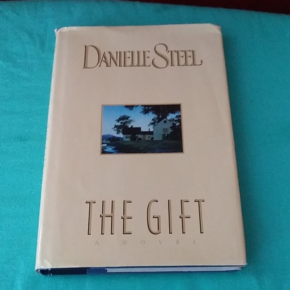 Vintage Danielle Steele book hardcover/ jacket
